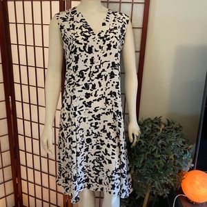 Vince Silk sleeveless V-neck sheath dress